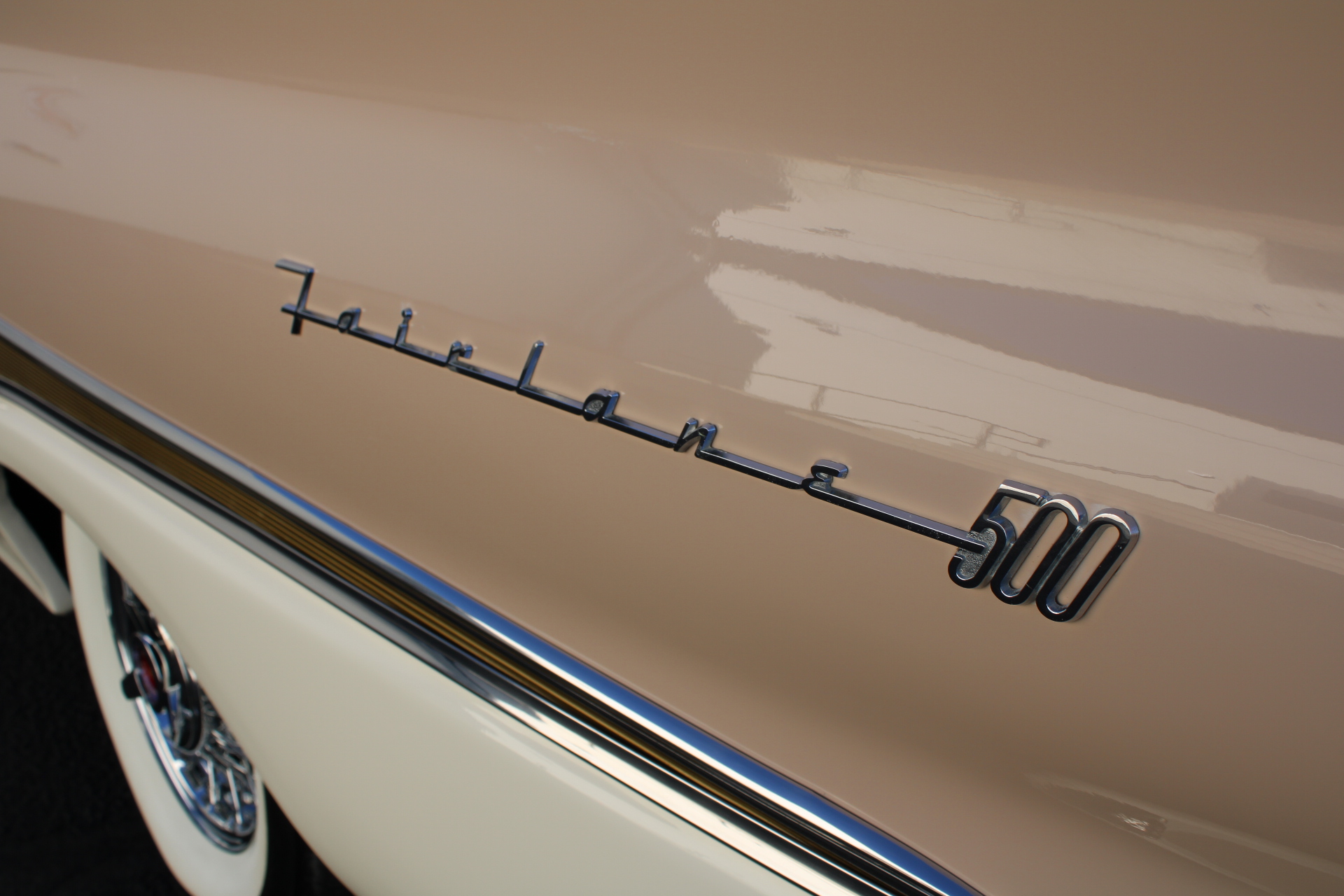 1958 Ford Fairlane 500 Skyliner Hardtop Convertible. – Tucson