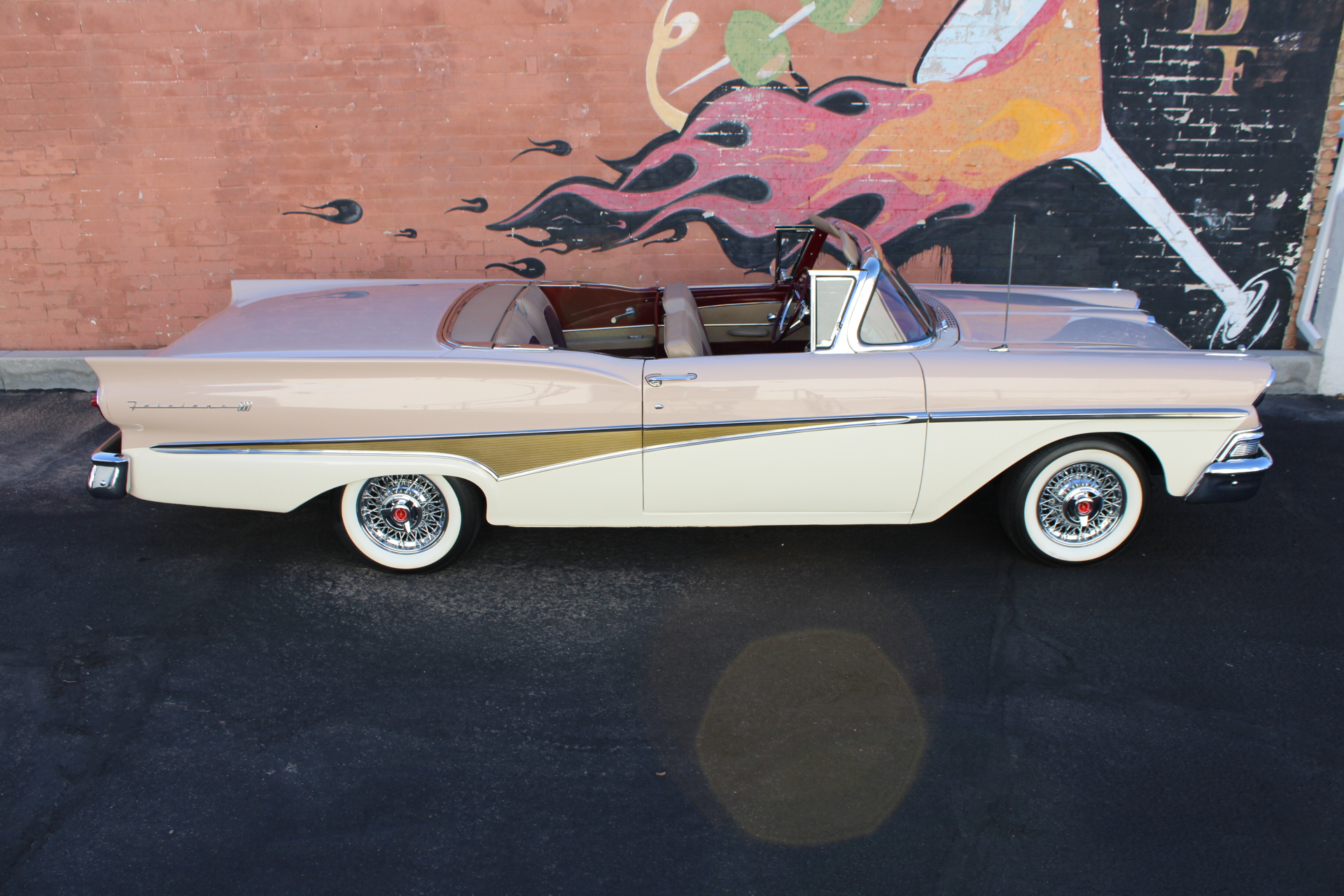 1958 Ford Fairlane 500 Skyliner Hardtop Convertible. – Tucson