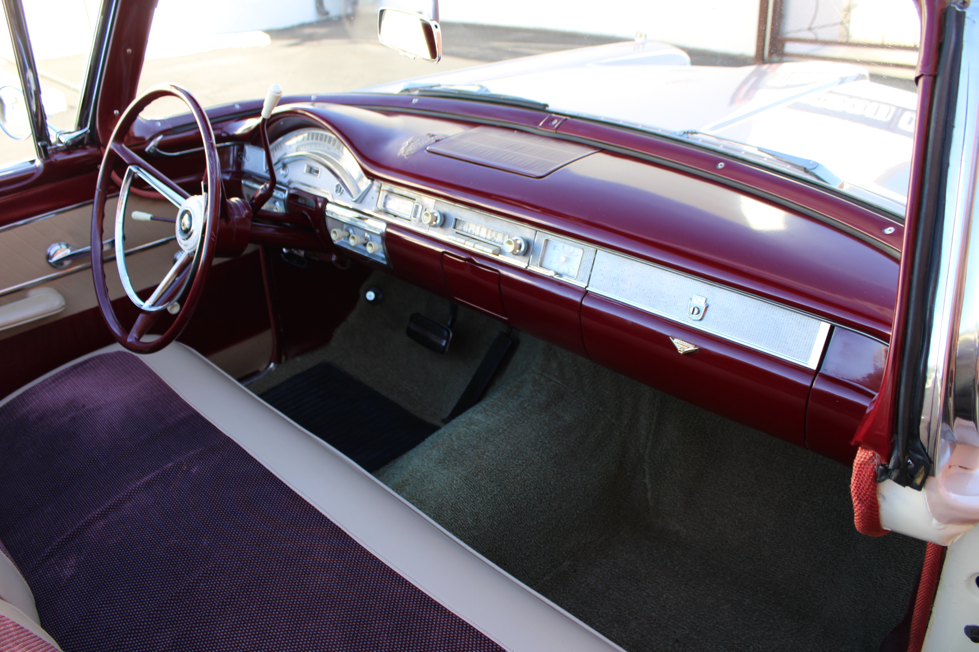 1958 Ford Fairlane 500 Skyliner Hardtop Convertible. – Tucson